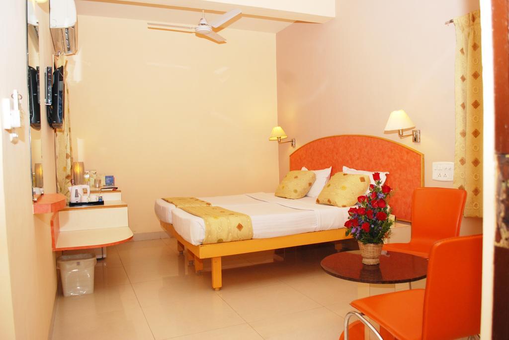 Hotel Pandian Chennai Eksteriør bilde