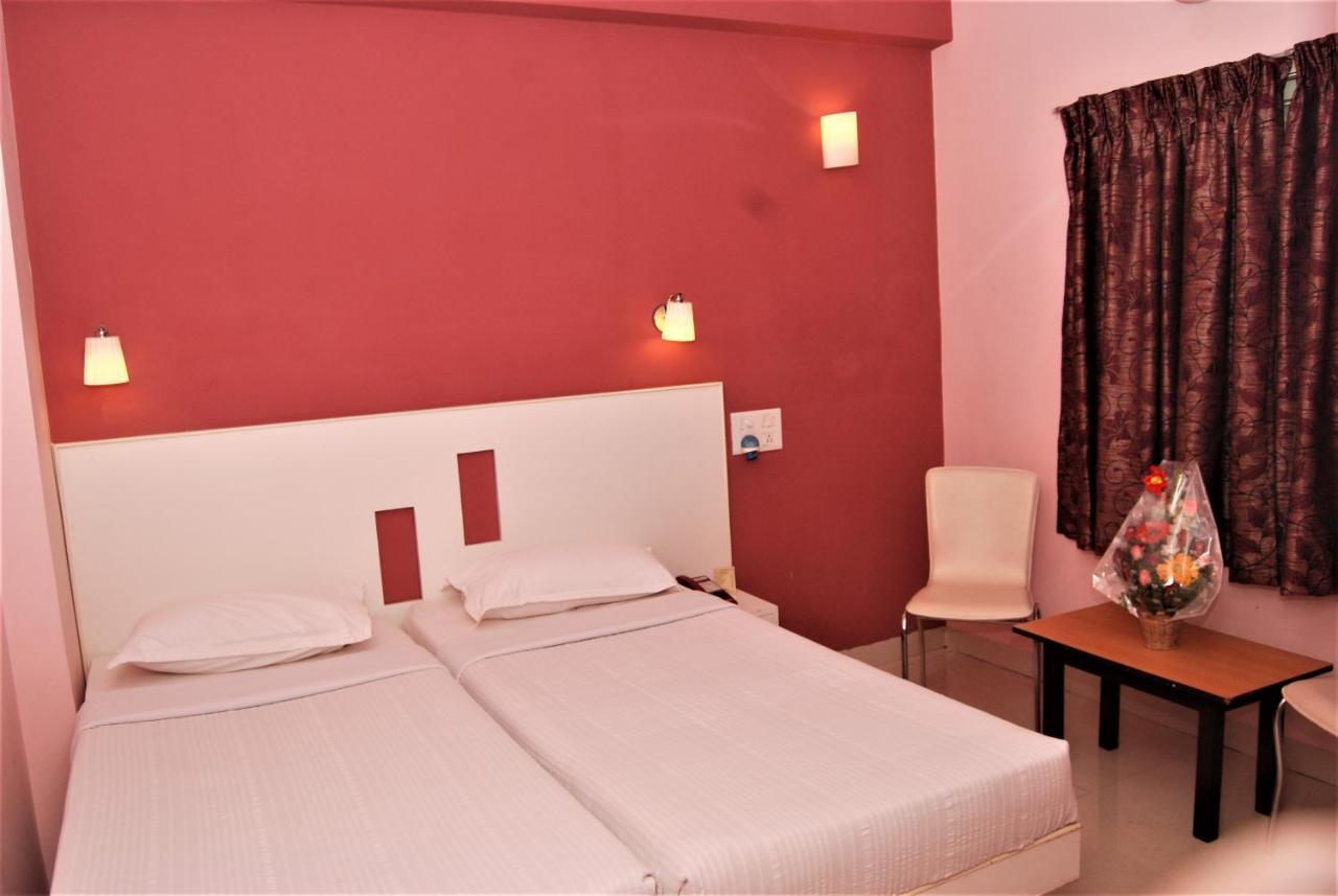 Hotel Pandian Chennai Eksteriør bilde