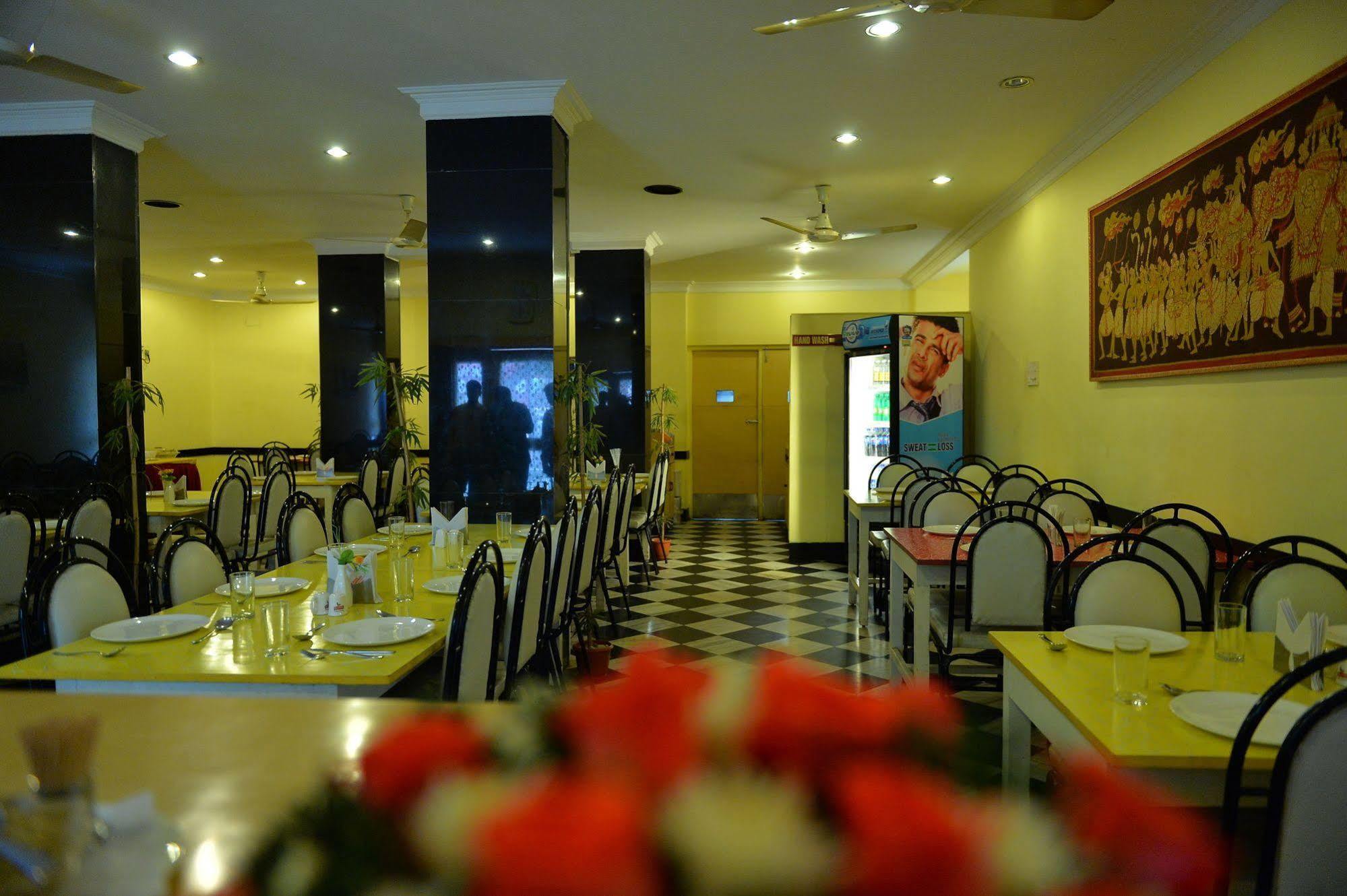 Hotel Pandian Chennai Eksteriør bilde