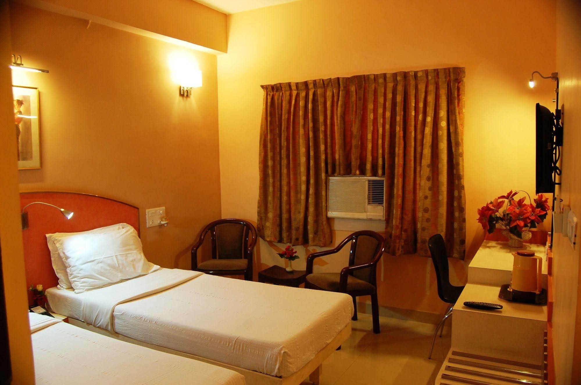 Hotel Pandian Chennai Eksteriør bilde